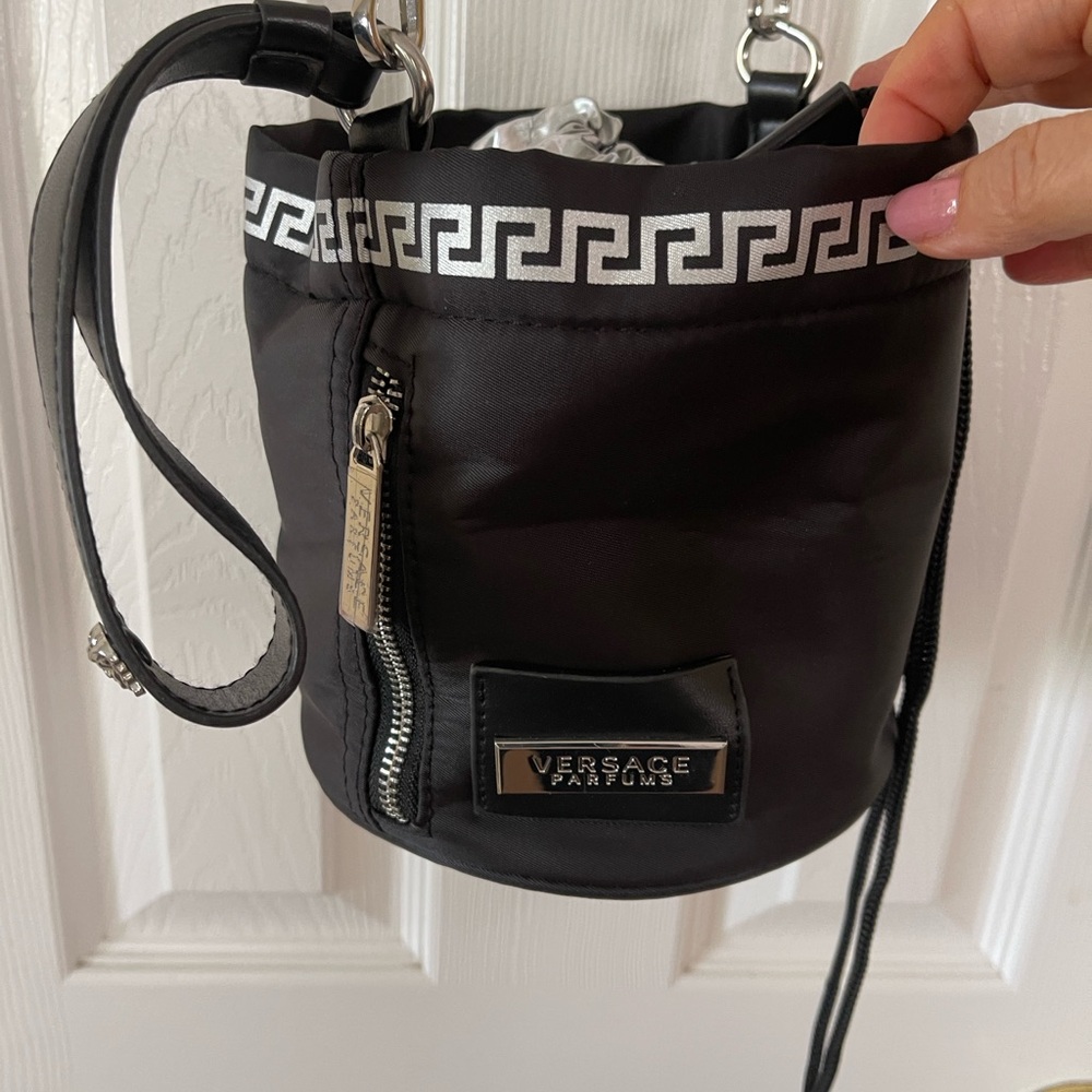 NEW! Versace bucket bag parfums. RARE